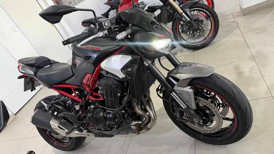 KAWASAKI Z900 KAWASAKI Z900